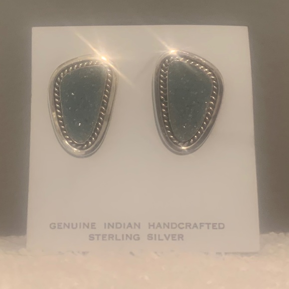 Druzi Quartz Handcrafted Genuine Indian Sterling Silver Earrings - Picture 4 of 8